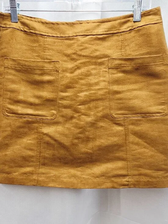 EUC WOMEN'S OLD NAVY SZ 8 TAN/SAND/CAMEL FAUX SUEDE POLYESTER A-LINE MINI SKIRT - Picture 4 of 10